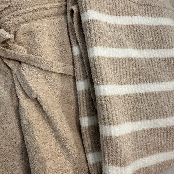 Barefoot Dreams Cozychic Ultra Lite Jogger Set (Stone-Sea Salt) - Picture 4 of 6